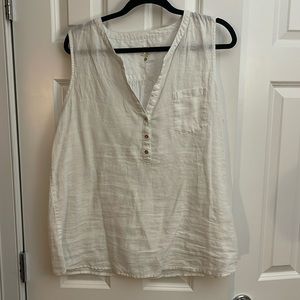 Lilly Pulitzer Linen 3 Button Down Shirt in White. Size XL